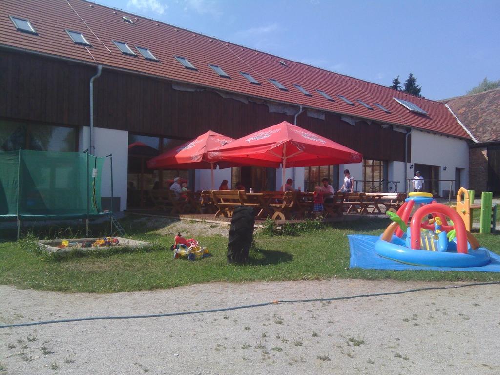 Penzion Vanuvecky Dvur Telč Екстериор снимка